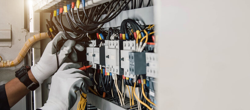 Électricien à Monnaie - Adopt'Elec